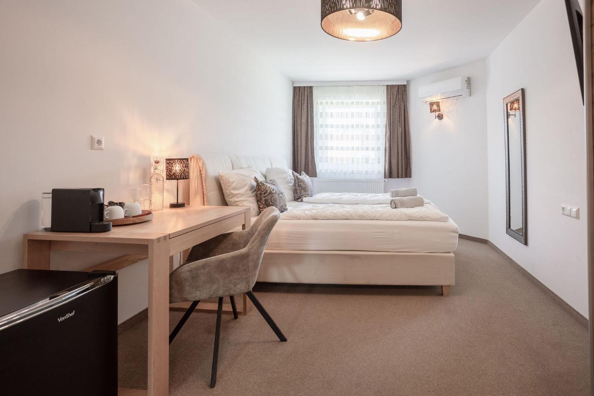 Casa Plus Villach Exteriör bild